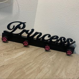 PETS: Wooden Leash Hanger